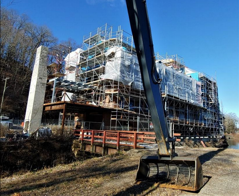construction-at-riverhouse-at-odette's